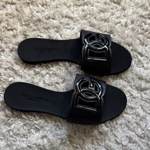 Elegant Rubber Black Slide Sandals